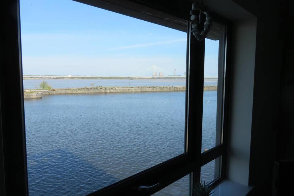 Home From Home With Fantastic Views 2 Runcorn Exterior photo